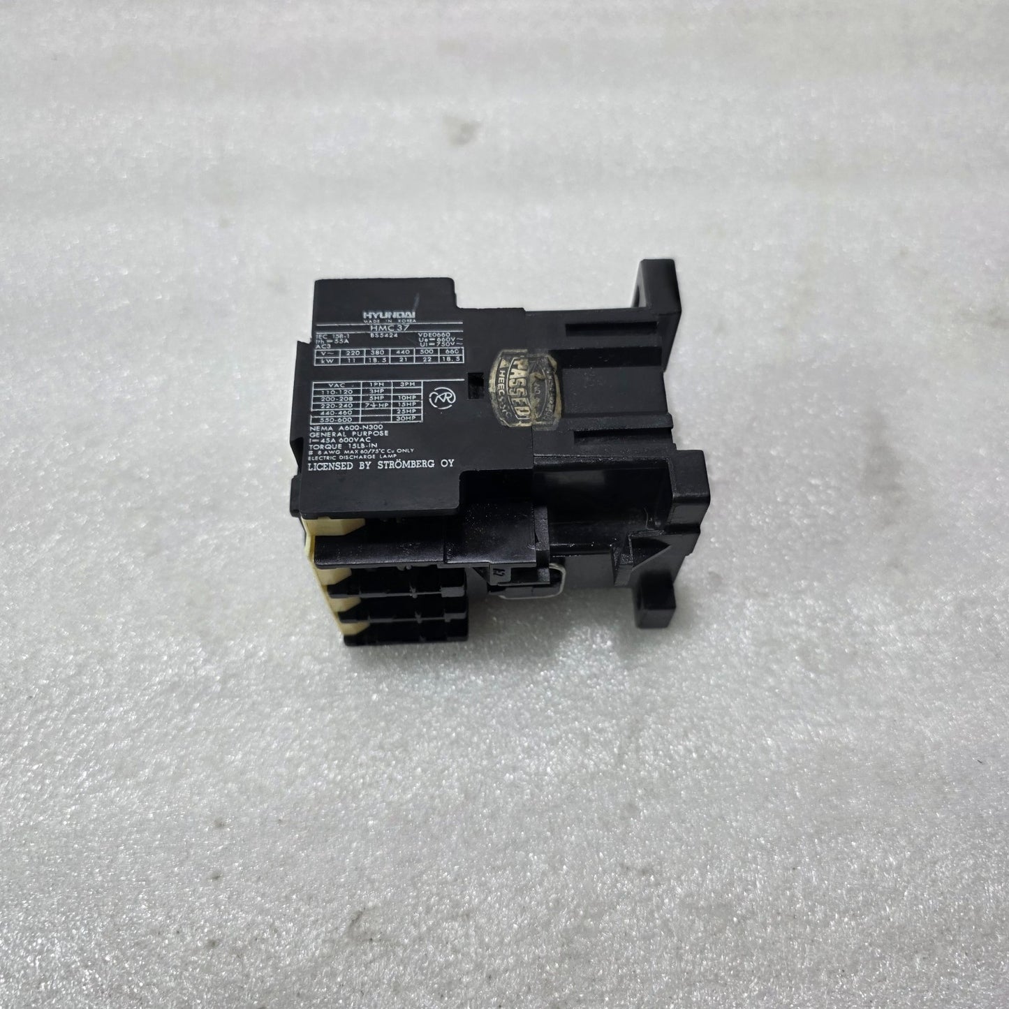 HYUNDAI HMC37 AC MAGNETIC CONTACTOR 3-POLE + 1NO COIL 100V 50Hz / 110V 60Hz