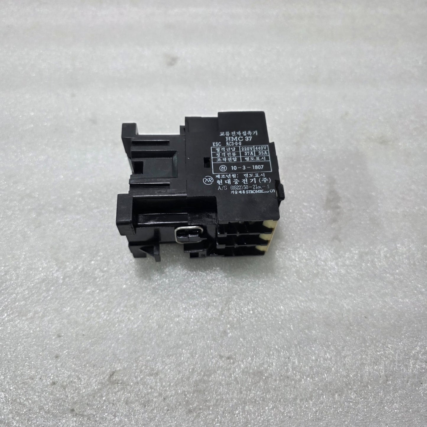 HYUNDAI HMC37 AC MAGNETIC CONTACTOR 3-POLE + 1NO COIL 100V 50Hz / 110V 60Hz