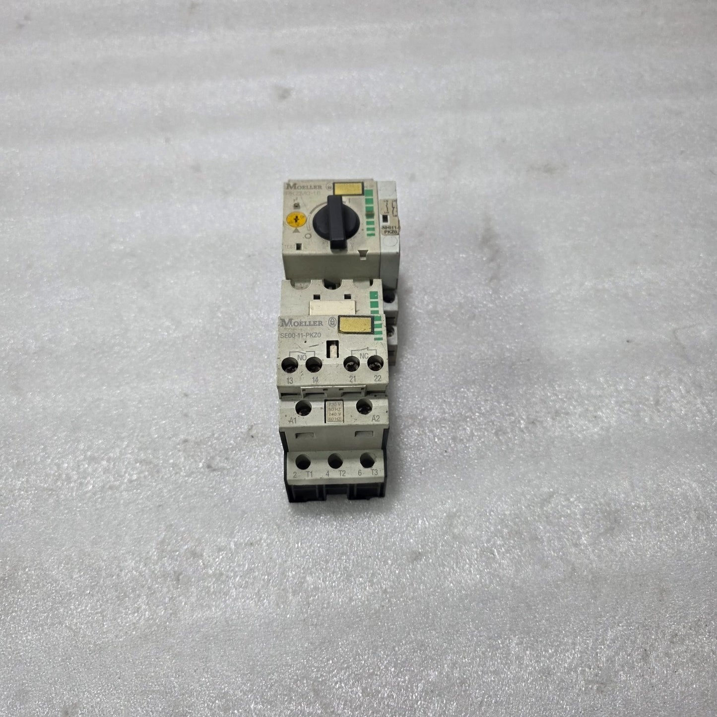 MOELLER PKZM0-16 MOTOR MANUAL STARTER 10-16A W/ SE00-11-PKZ0 CONTACTOR & NHI11-P