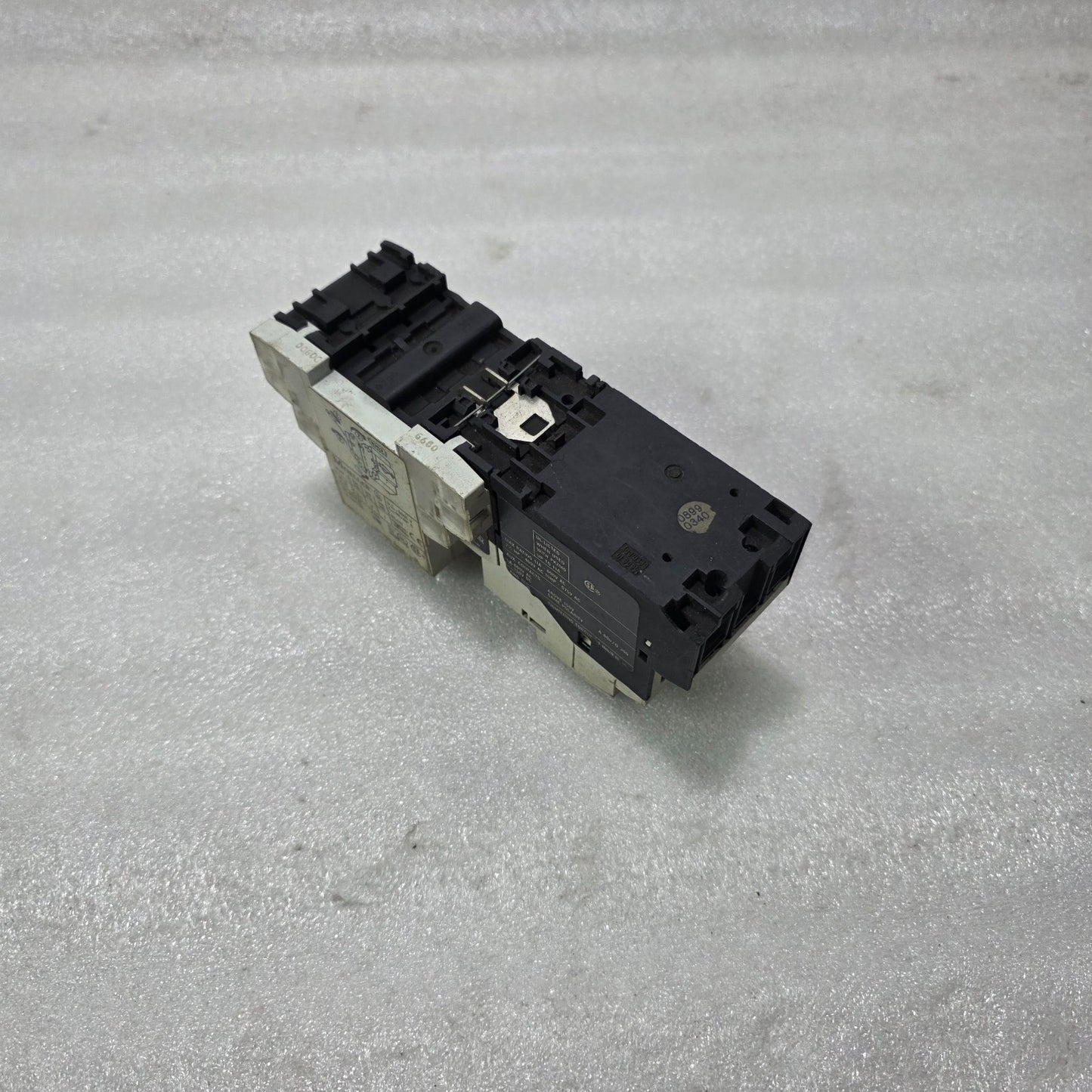 MOELLER PKZM0-16 MOTOR MANUAL STARTER 10-16A W/ SE00-11-PKZ0 CONTACTOR & NHI11-P