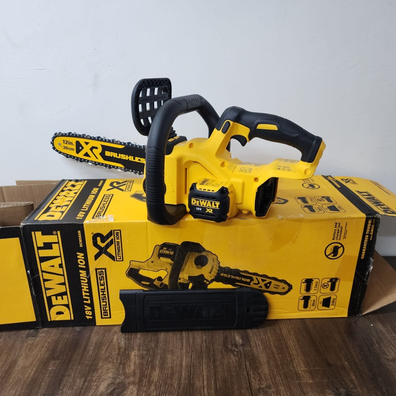 Dewalt DCM565N-XJ Chainsaw DCM565 WITHOUT BATTERY AND CHARGER