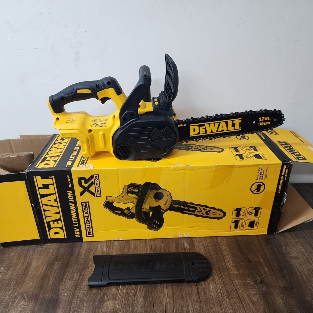 Dewalt DCM565N-XJ Chainsaw DCM565 WITHOUT BATTERY AND CHARGER
