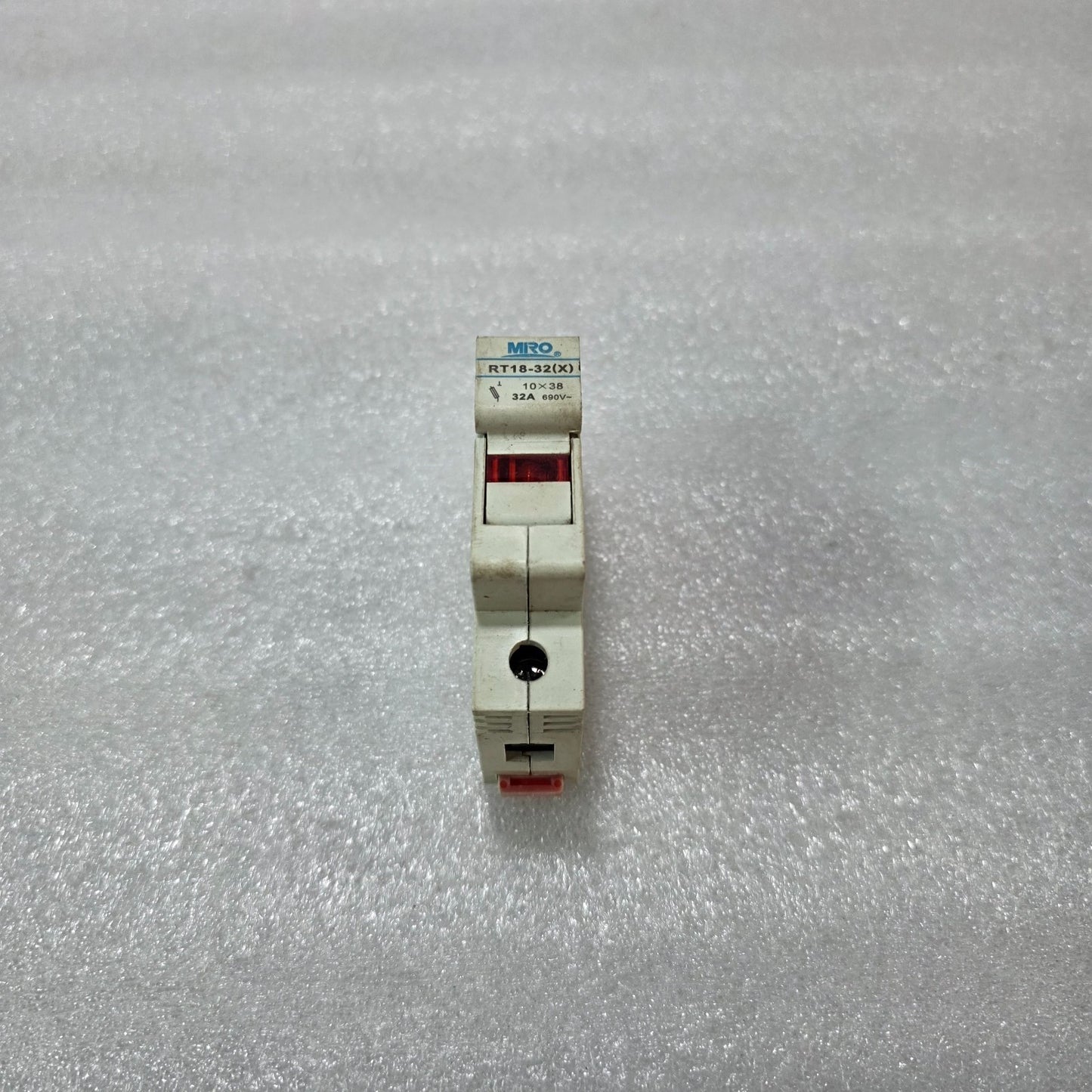 MRO RT18-32(X) 32A 1-POLE DIN RAIL FUSE HOLDER WITH INDICATOR 690V 10x38mm INDUS