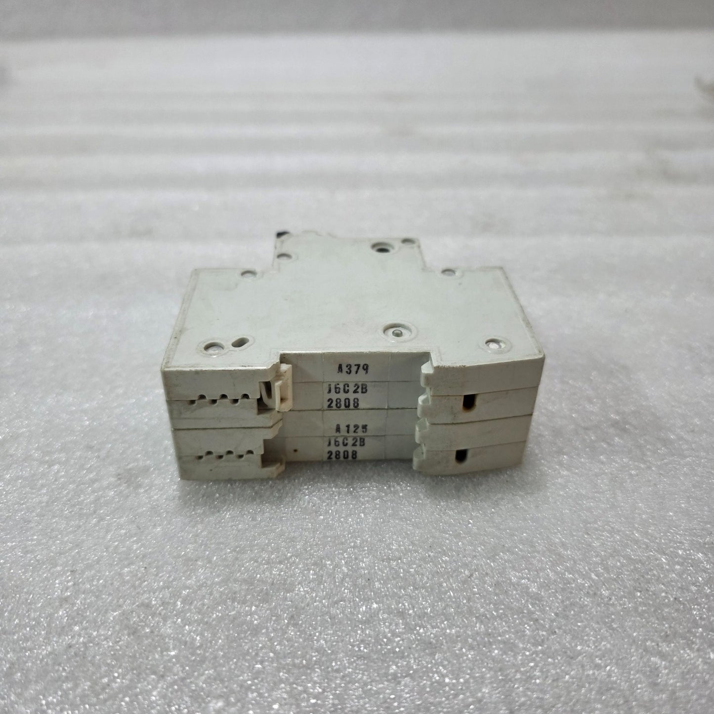 SIEMENS 5SJ62 2A 2-POLE TYPE C MCB 400V 6kA INDUSTRIAL CIRCUIT BREAKER