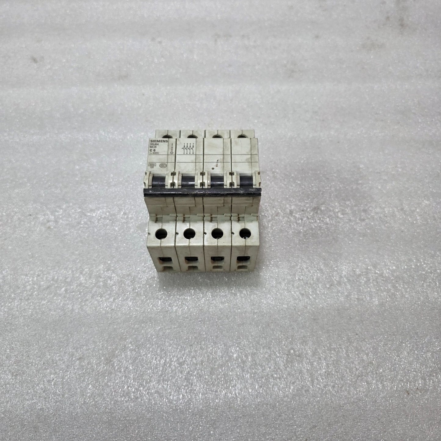 SIEMENS 5SJ64 6A 4-POLE TYPE C MCB 400V 6kA INDUSTRIAL CIRCUIT BREAKER