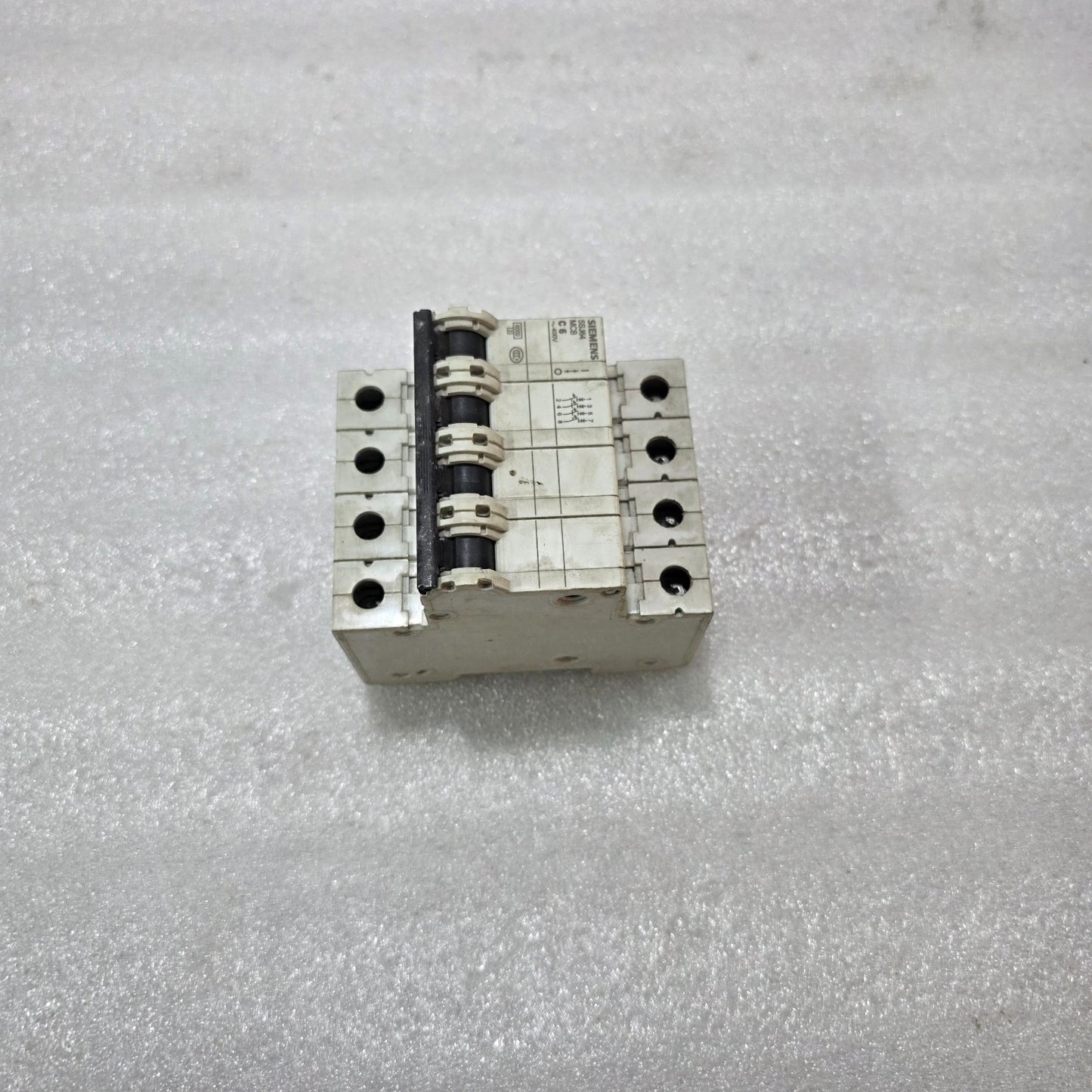 SIEMENS 5SJ64 6A 4-POLE TYPE C MCB 400V 6kA INDUSTRIAL CIRCUIT BREAKER