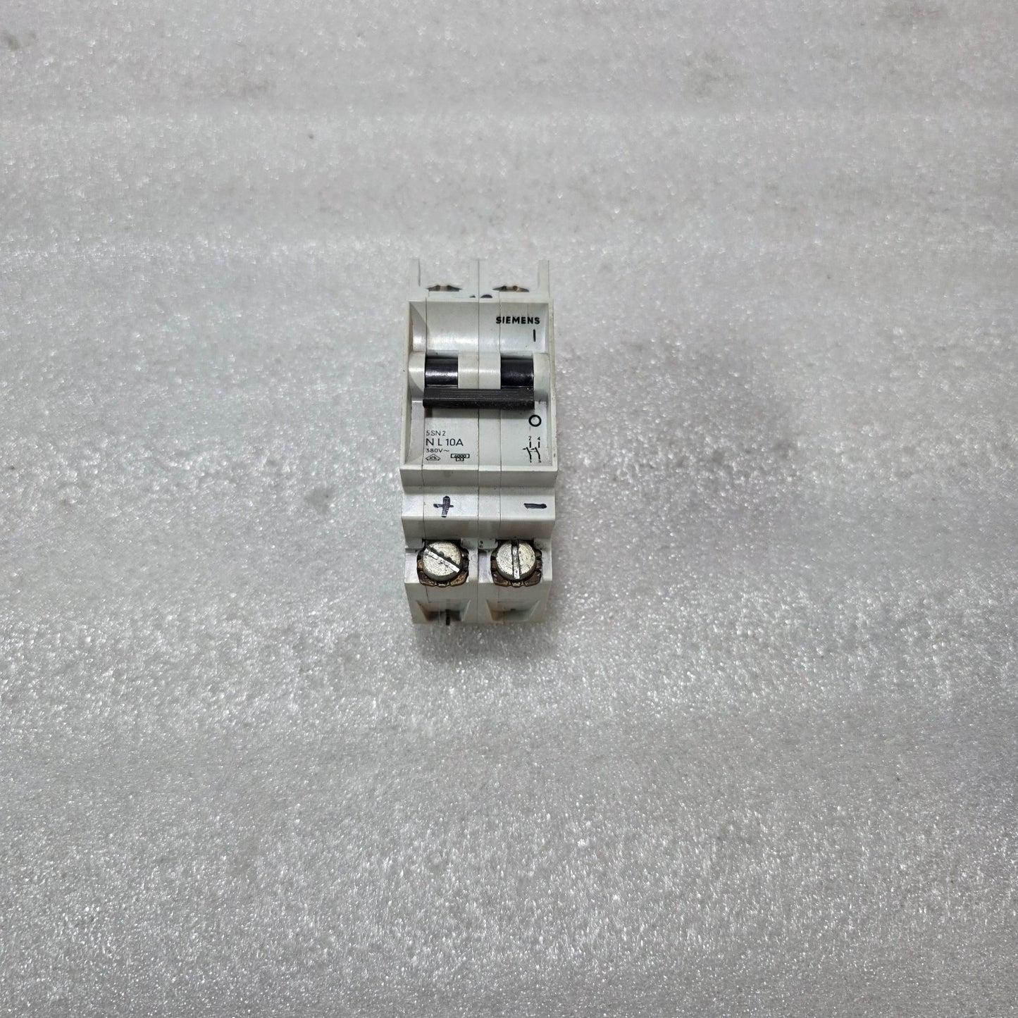 SIEMENS 5SN2 10A 1P+N MINIATURE CIRCUIT BREAKER MCB 380V 6kA INDUSTRIAL
