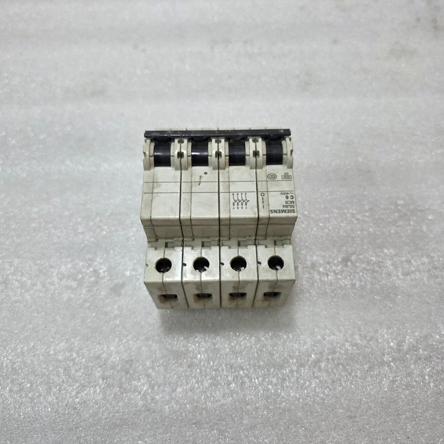SIEMENS 5SJ64 6A 4-POLE TYPE C MCB 400V 6kA INDUSTRIAL CIRCUIT BREAKER