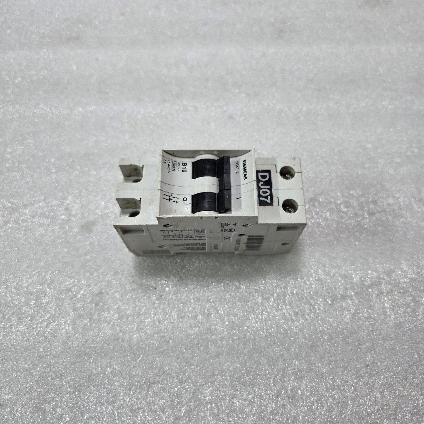 SIEMENS 5SX12 10A 2-POLE TYPE B MCB 380V 440V 3kA INDUSTRIAL CIRCUIT BREAKER