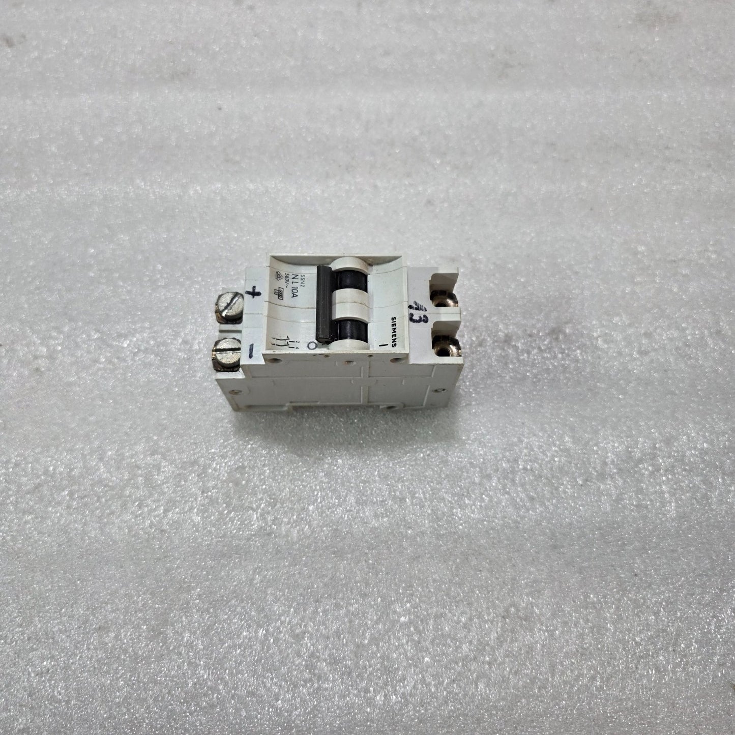 SIEMENS 5SN2 10A 1P+N MINIATURE CIRCUIT BREAKER MCB 380V 6kA INDUSTRIAL