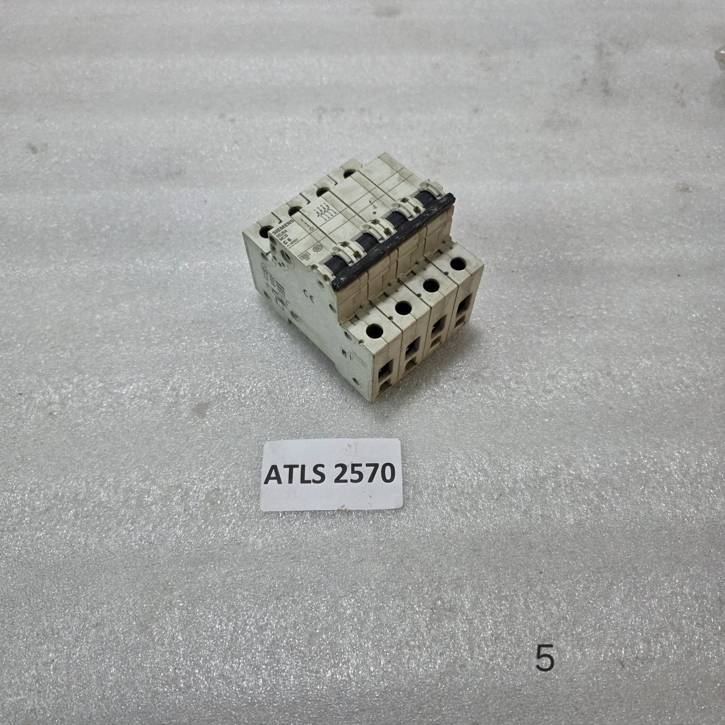 SIEMENS 5SJ64 6A 4-POLE TYPE C MCB 400V 6kA INDUSTRIAL CIRCUIT BREAKER