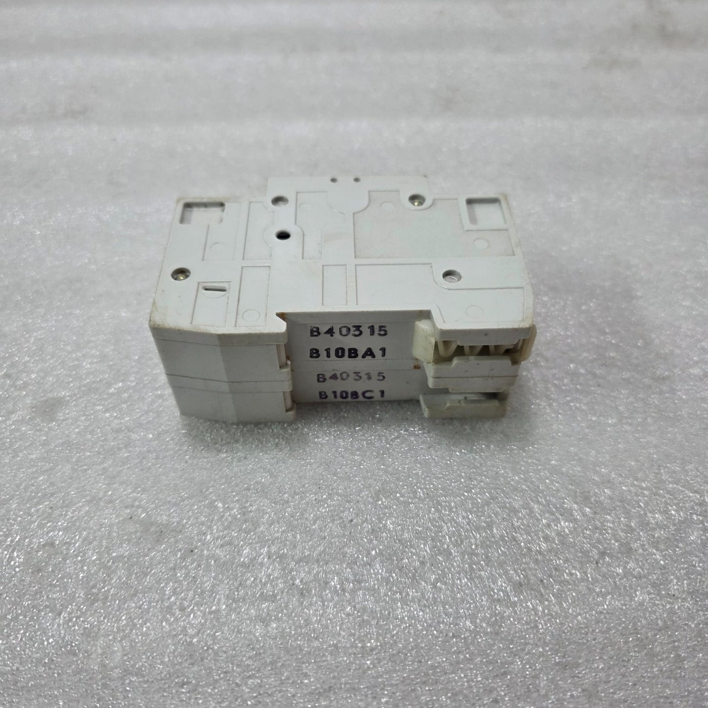 SIEMENS 5SX12 10A 2-POLE TYPE B MCB 380V 440V 3kA INDUSTRIAL CIRCUIT BREAKER