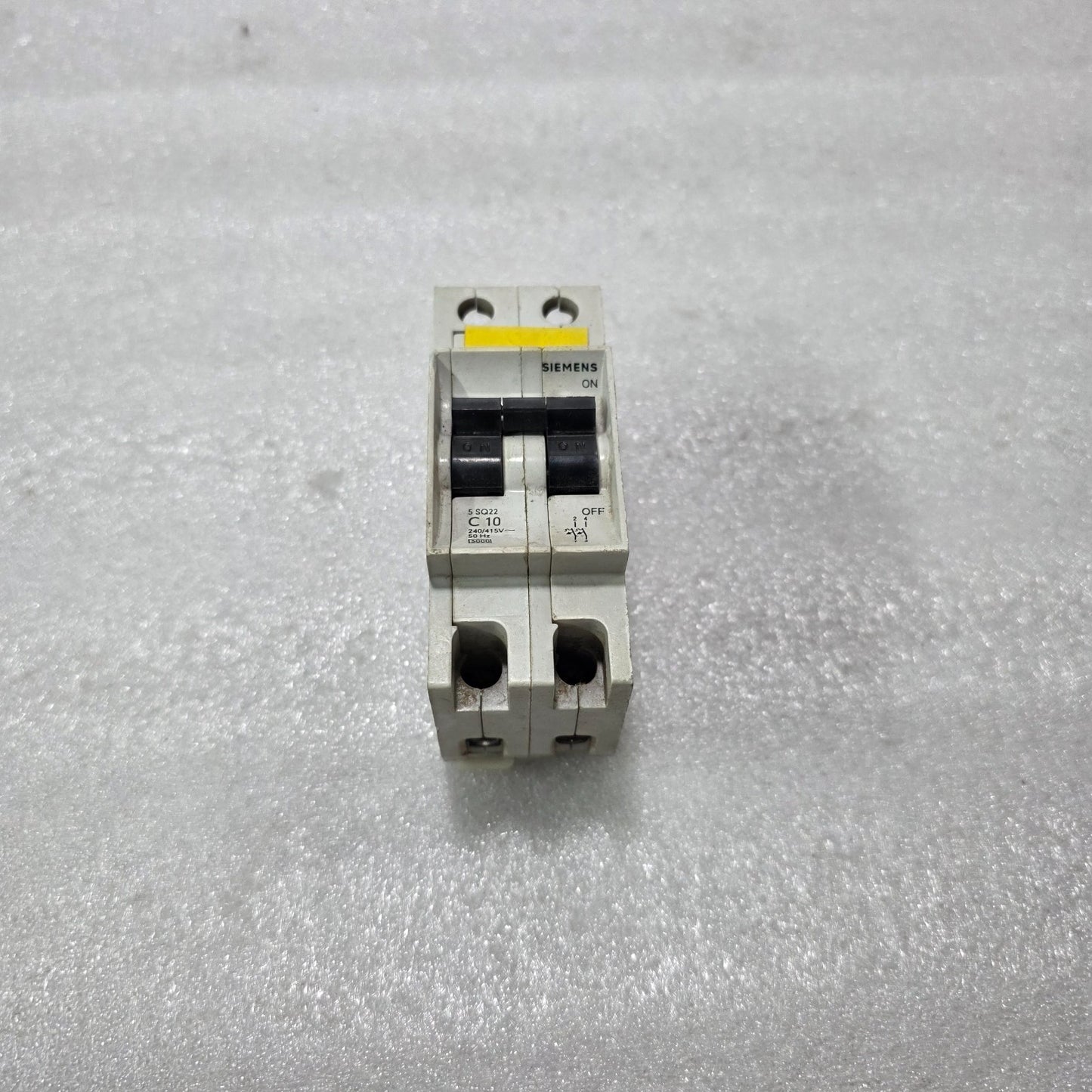 SIEMENS 5SQ22 10A 2-POLE TYPE C MCB 240V 415V 3kA INDUSTRIAL CIRCUIT BREAKER