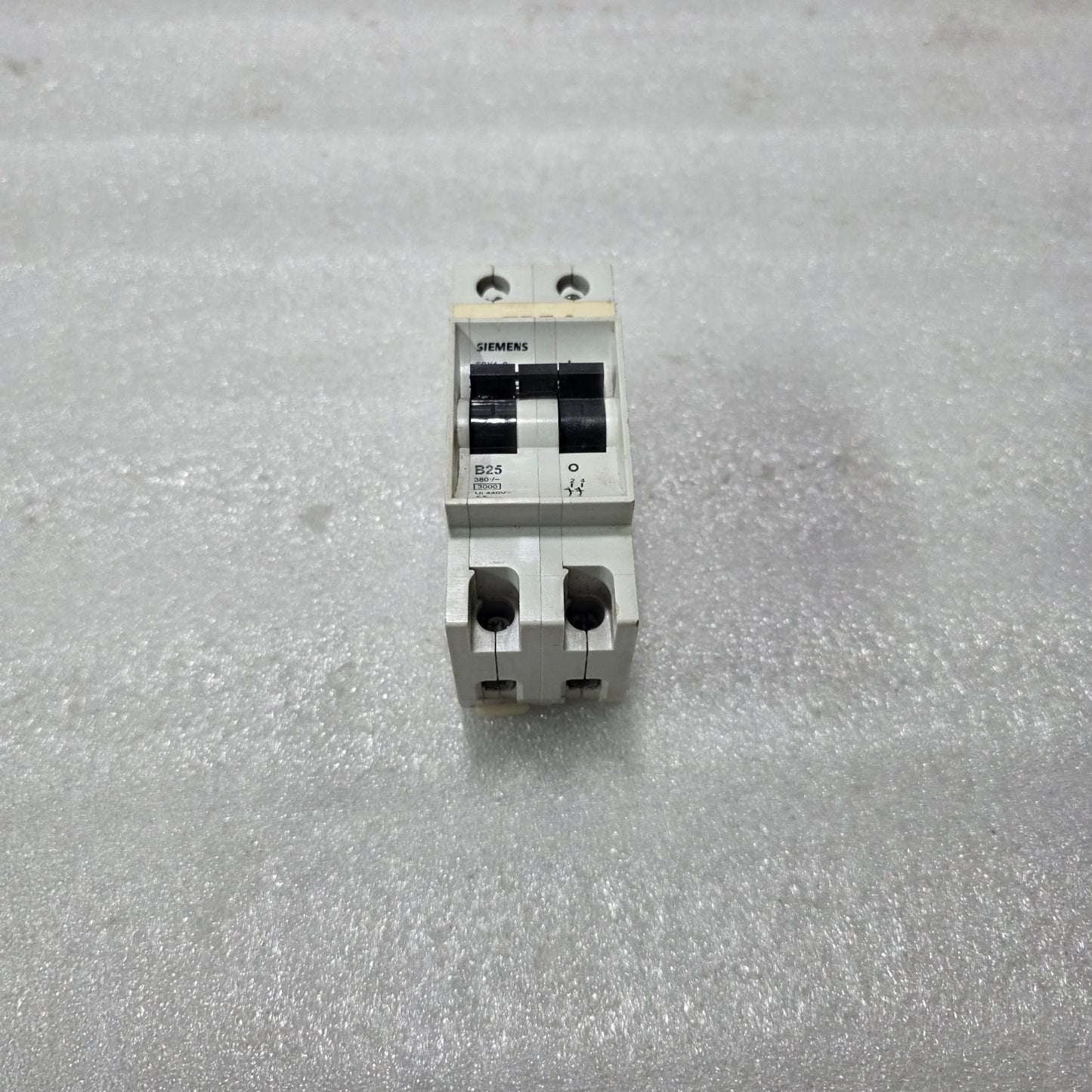 SIEMENS 5SX12 25A 2-POLE TYPE B MCB 380V 440V 3kA INDUSTRIAL CIRCUIT BREAKER