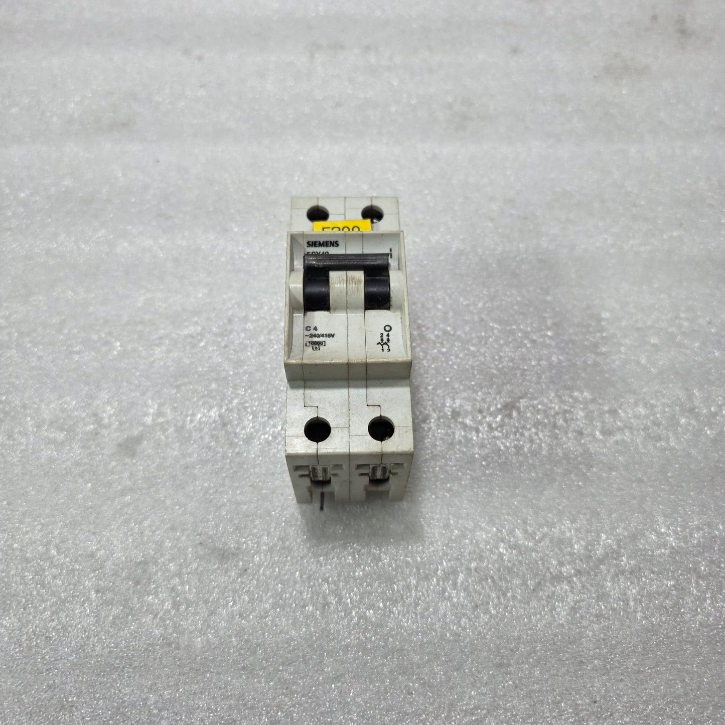 SIEMENS 5SX42 4A 2-POLE TYPE C MCB 240V 415V 10kA INDUSTRIAL CIRCUIT BREAKER