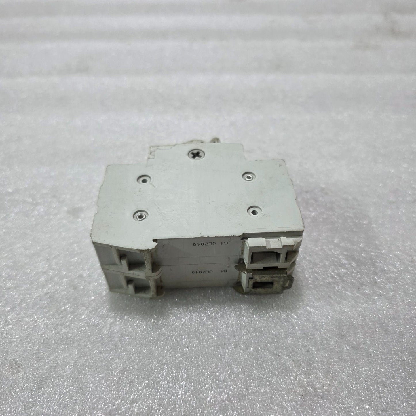 HAGER SB432F 32A 4-POLE CHANGEOVER TRANSFER SWITCH 400V DIN RAIL INDUSTRIAL
