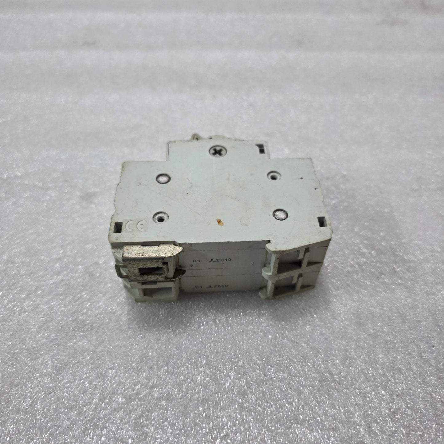 HAGER SB432F 32A 4-POLE CHANGEOVER TRANSFER SWITCH 400V DIN RAIL INDUSTRIAL