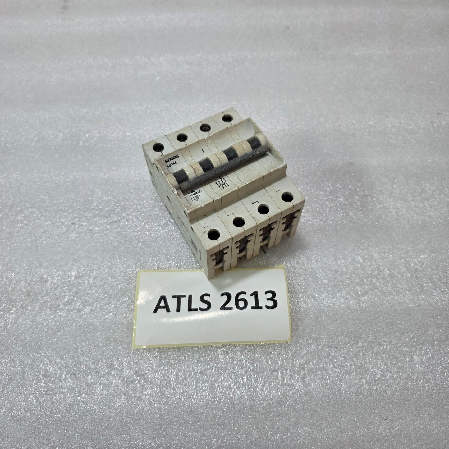 SIEMENS 5SX44 C32 4P FOUR POLE 32A MINIATURE CIRCUIT BREAKER MCB 240/415V 10KA
