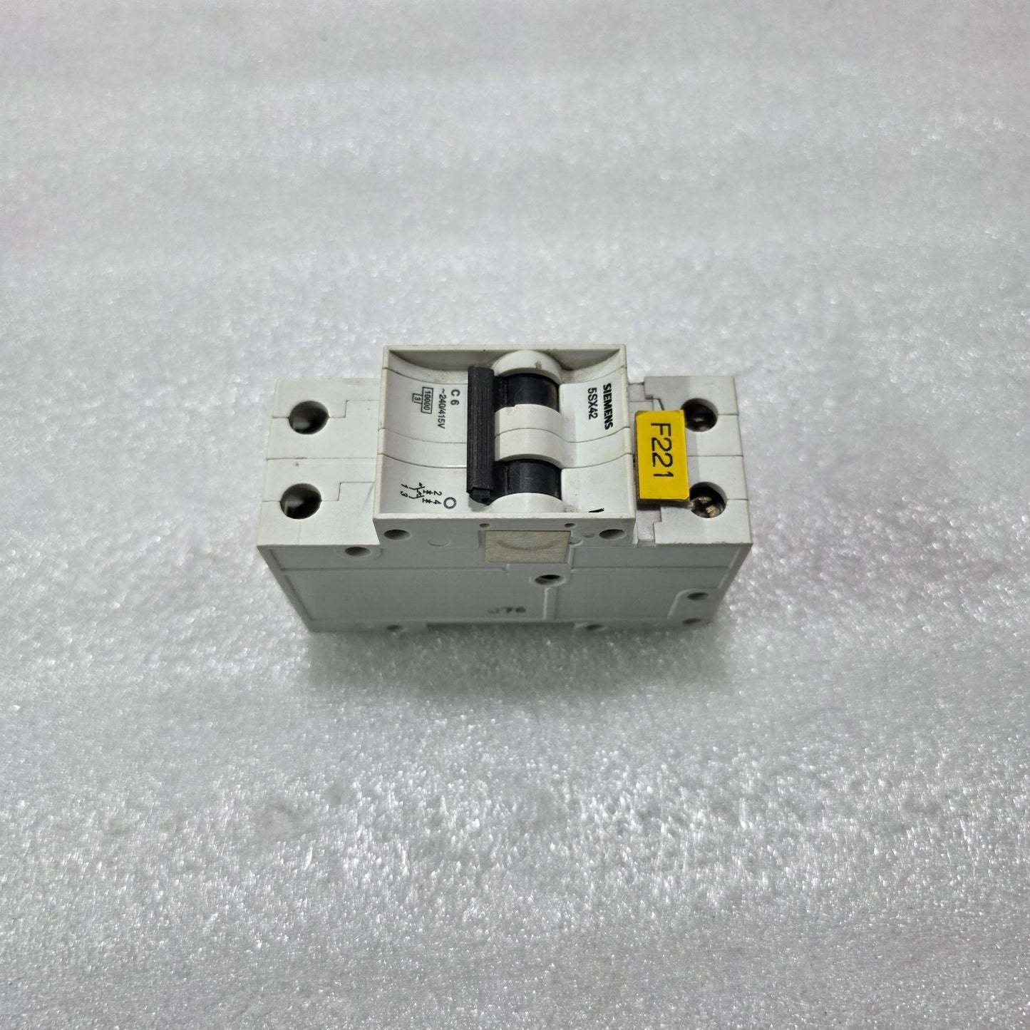 SIEMENS 5SX42 C6 2P 6A TYPE C 240/415V 10KA MCB MINIATURE CIRCUIT BREAKER