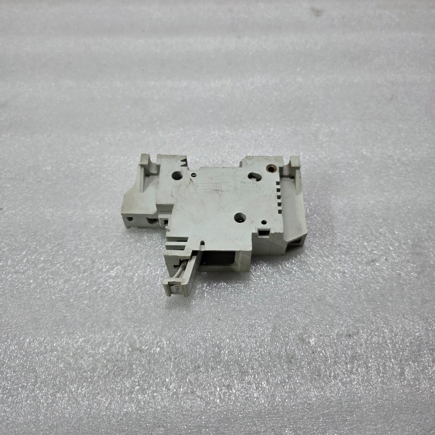SOCOMEC RMS50 1P 50A 690V 14X51MM FUSE SWITCH DISCONNECTOR DIN RAIL