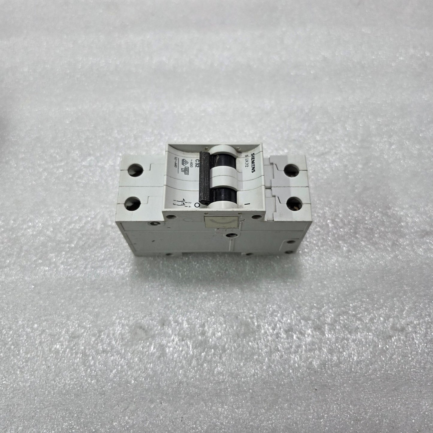 SIEMENS 5SX22 C32 2P 32A TYPE C 400V 6KA MCB MINIATURE CIRCUIT BREAKER