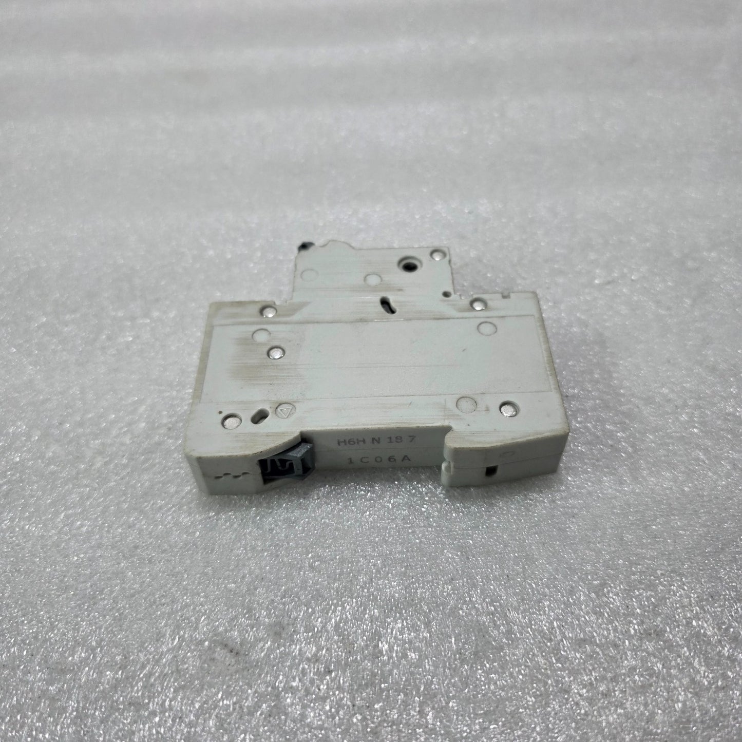 SIEMENS 5SL6106-7RC 1P 6A CURVE C 230/415V 7.5KA MCB CIRCUIT BREAKER