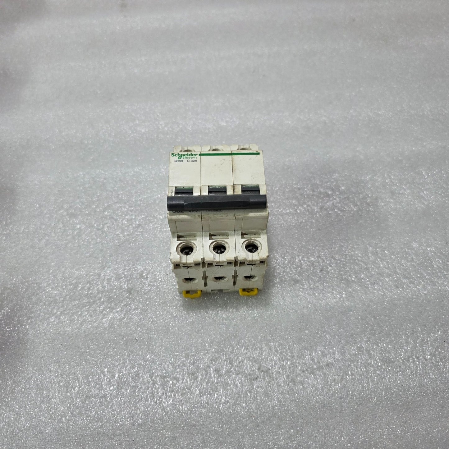 S ELECTRIC XC80 C32A 3P TRIPLE POLE 32A MINIATURE CIRCUIT BREAKER MCB 415V 15KA