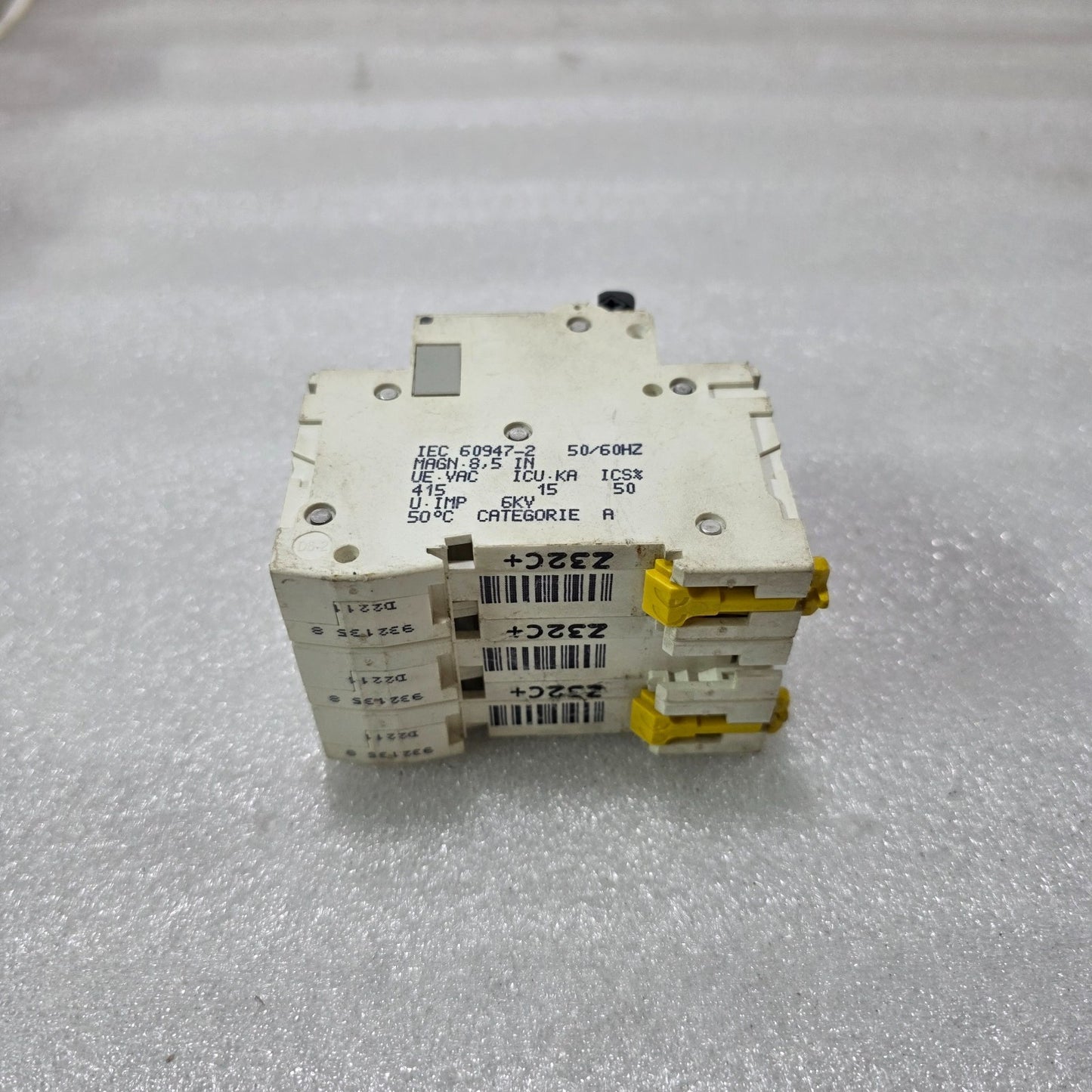 S ELECTRIC XC80 C32A 3P TRIPLE POLE 32A MINIATURE CIRCUIT BREAKER MCB 415V 15KA