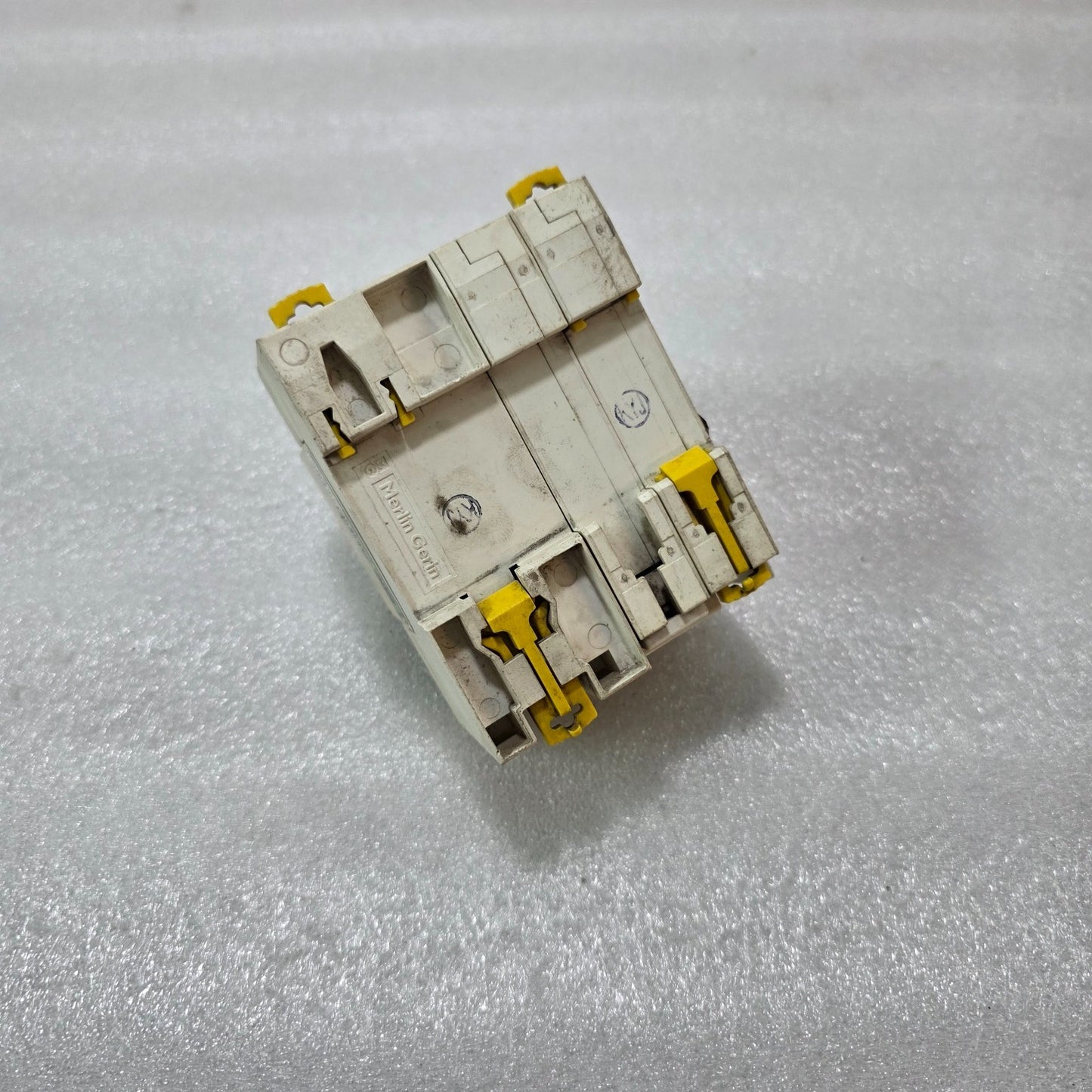 S ELECTRIC IC65N D20A 2P MCB WITH VIGI IC65 ELE 30MA RCD ADD-ON COMBINED UNIT