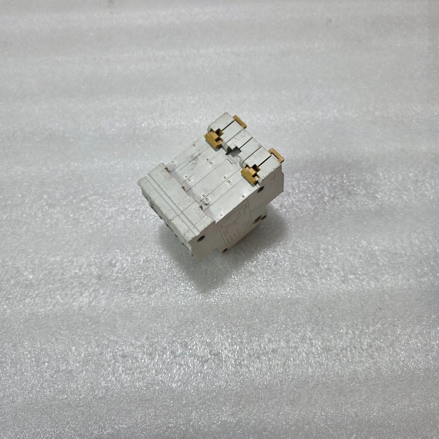 MERLIN GERIN MULTI9 C63H U50A 3P TRIPLE POLE 50A MINIATURE CIRCUIT BREAKER MCB 3