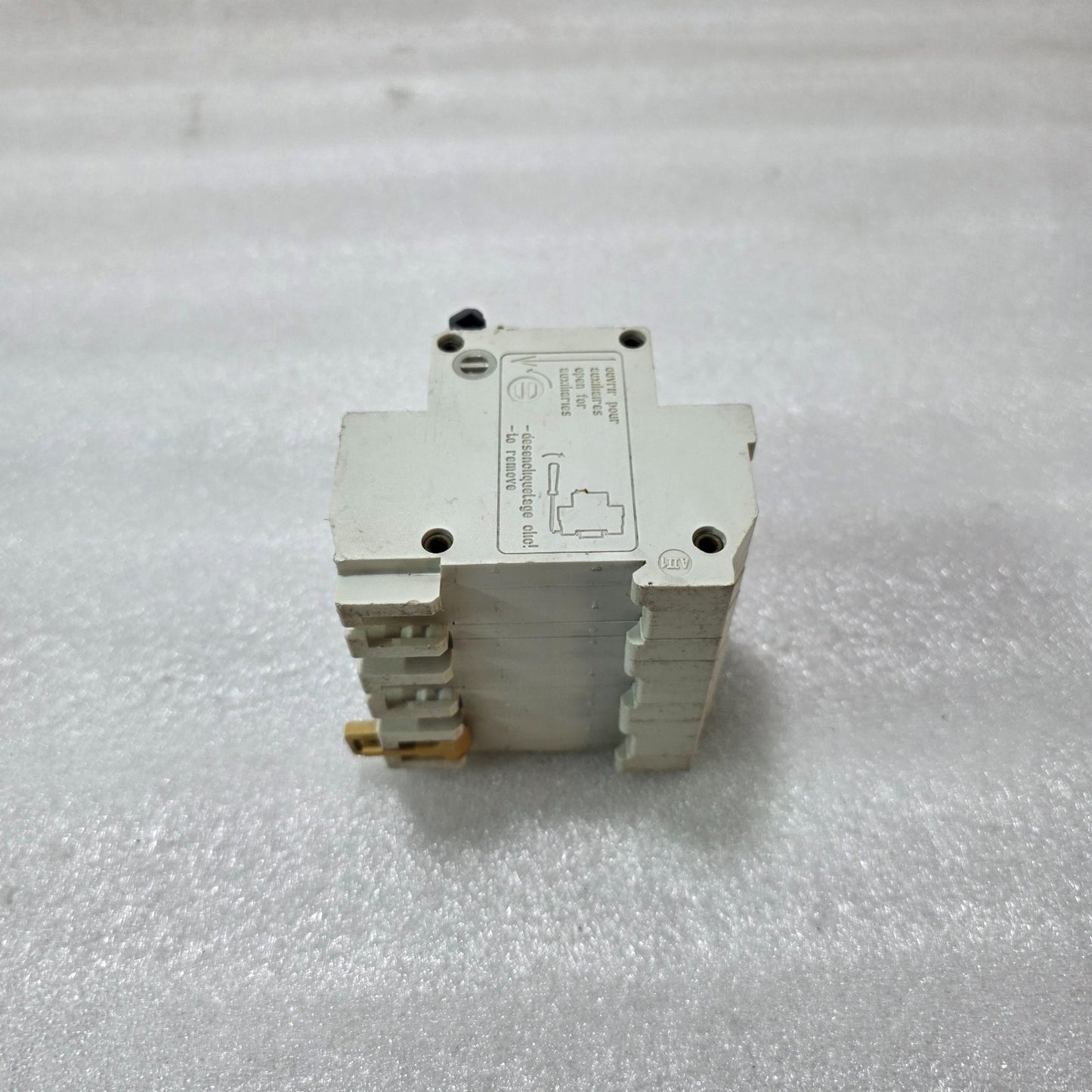 MERLIN GERIN MULTI9 C63L-MA 3P TRIPLE POLE 63A MAGNETIC MOTOR PROTECTION MCB 380