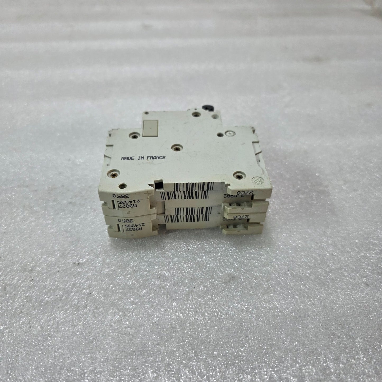 MERLIN GERIN MULTI9 C60N 2P 6A CURVE C 400V 6KA MCB CIRCUIT BREAKER