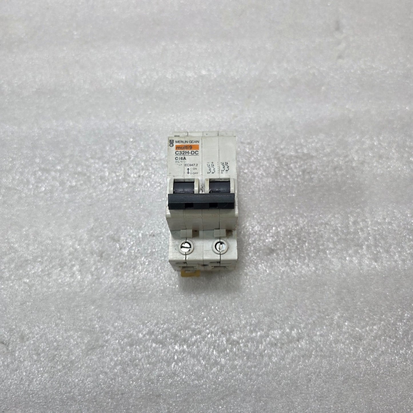MERLIN GERIN MULTI9 C32H-DC 2P 16A CURVE C 250V DC MCB CIRCUIT BREAKER