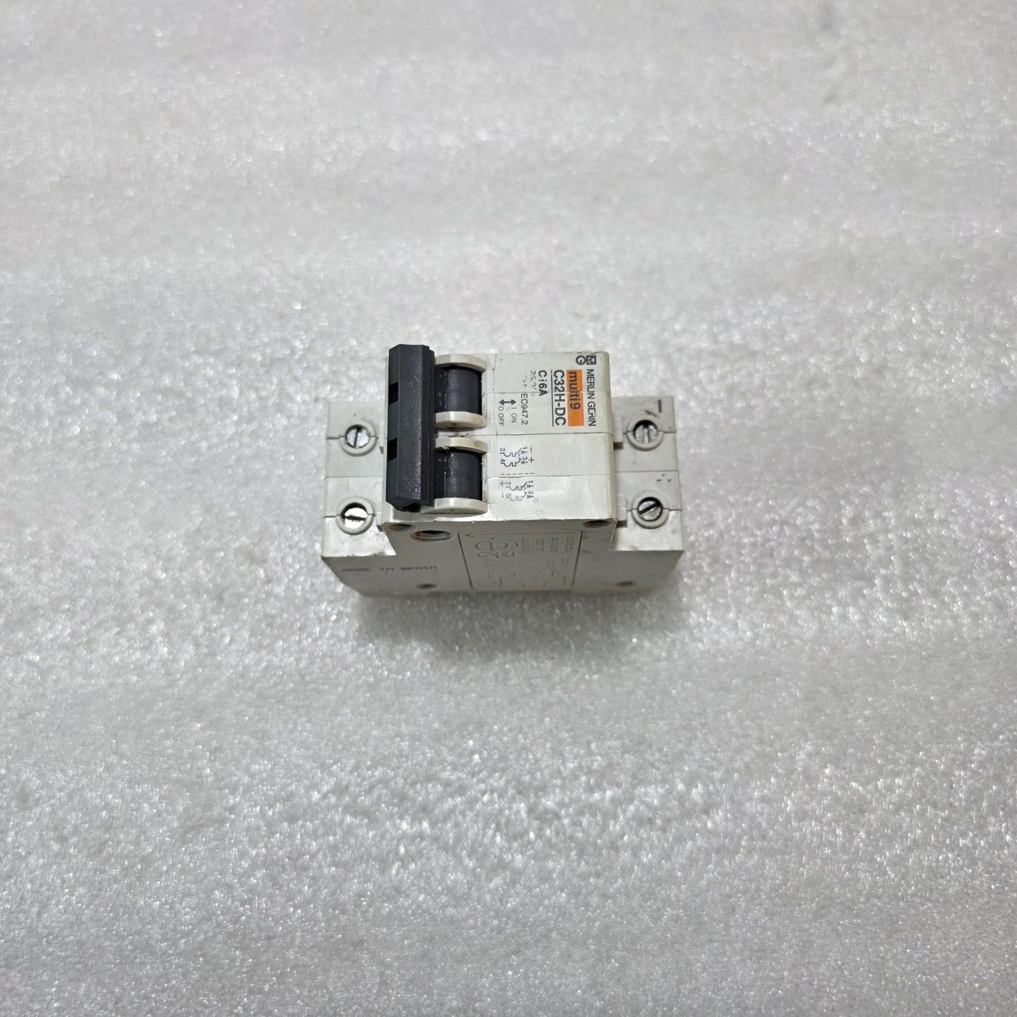 MERLIN GERIN MULTI9 C32H-DC 2P 16A CURVE C 250V DC MCB CIRCUIT BREAKER
