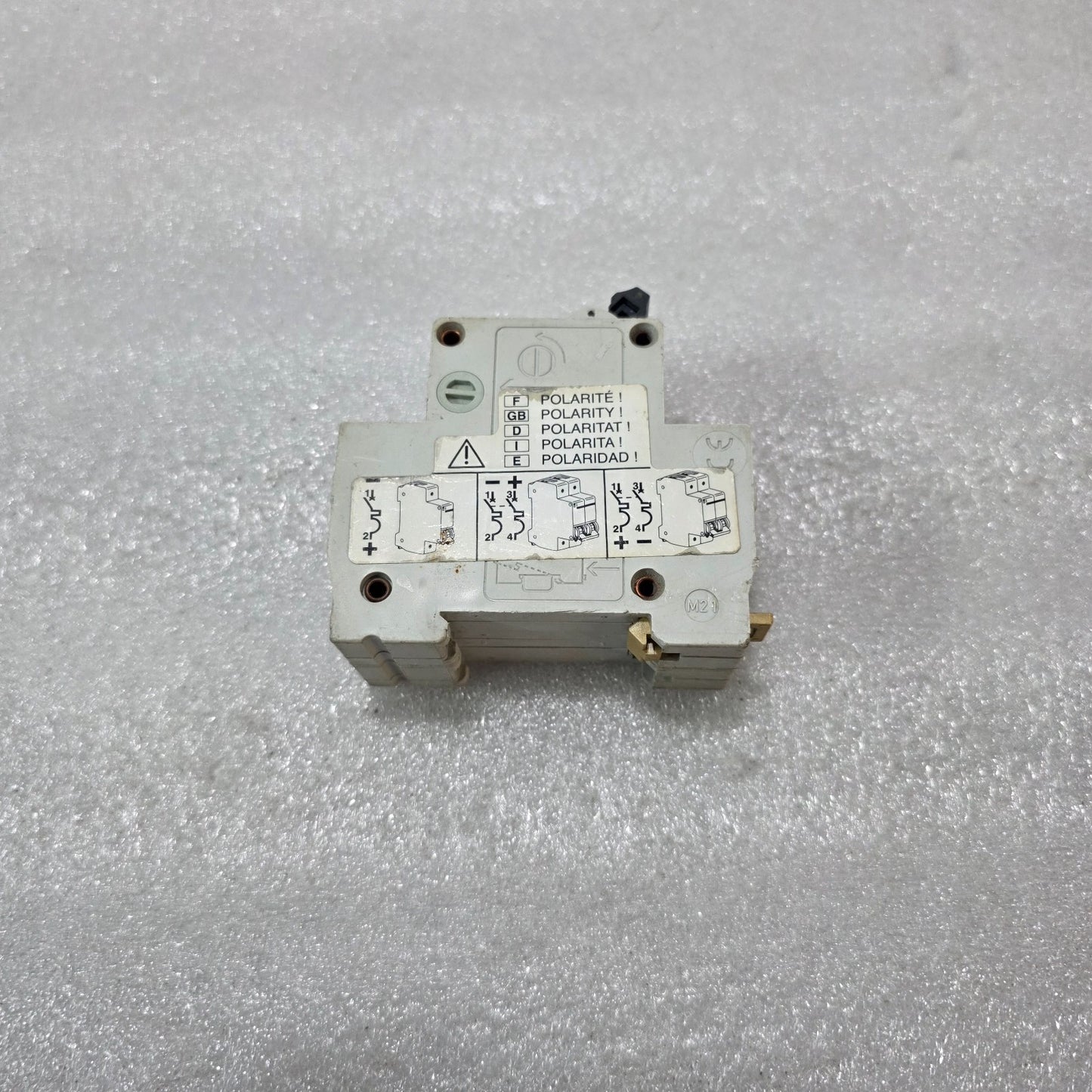 MERLIN GERIN MULTI9 C32H-DC 2P 16A CURVE C 250V DC MCB CIRCUIT BREAKER
