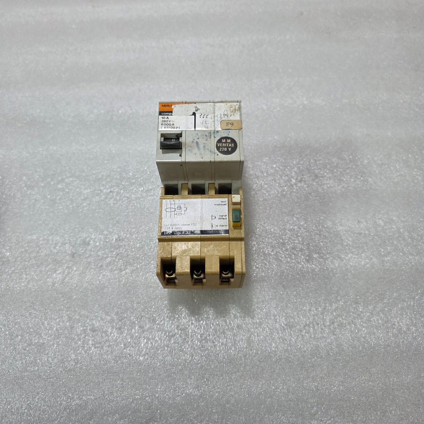MERLIN GERIN COMPACT C63120 3P 10A MCB WITH BLOC VIGI F32 30MA RCD BLOCK 380V 6K
