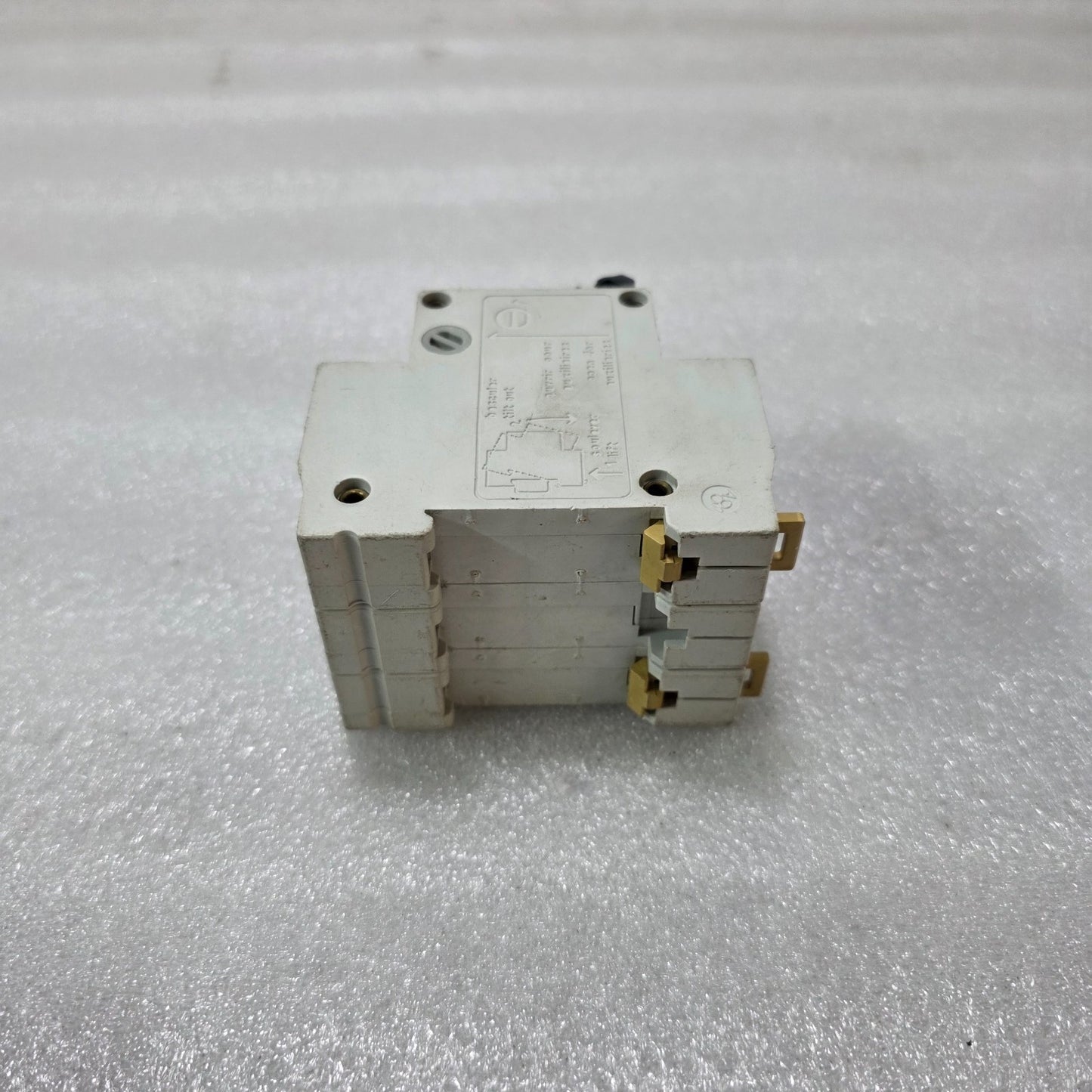 MERLIN GERIN MULTI9 C32N D25A 3P TRIPLE POLE 25A MINIATURE CIRCUIT BREAKER MCB 3