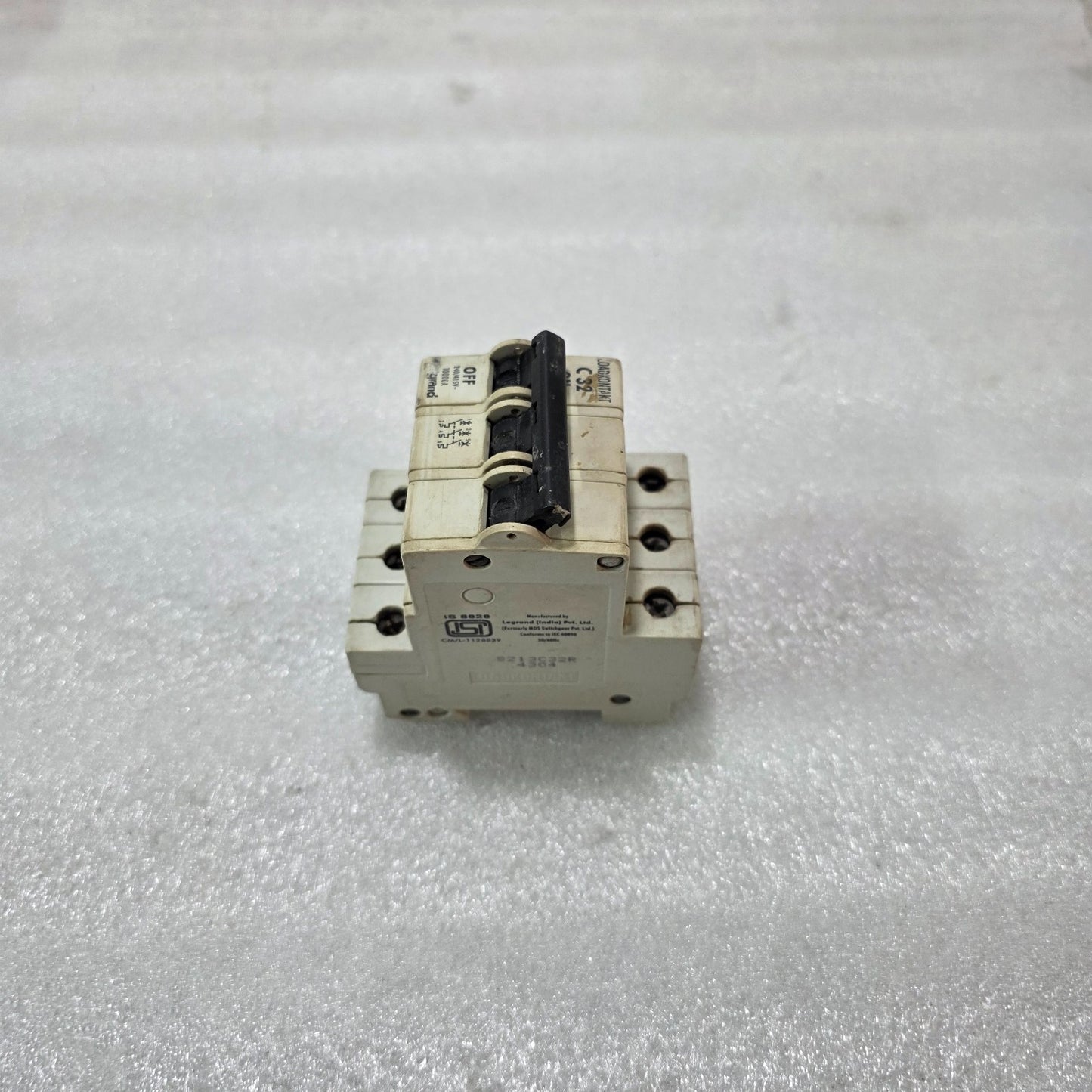 LEGRAND LOADKONTAKT 3P 32A CURVE C 240/415V 10KA MCB CIRCUIT BREAKER
