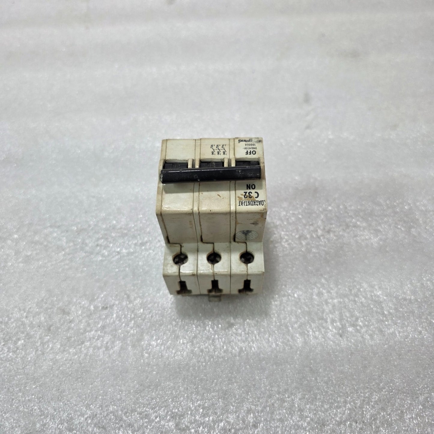 LEGRAND LOADKONTAKT 3P 32A CURVE C 240/415V 10KA MCB CIRCUIT BREAKER