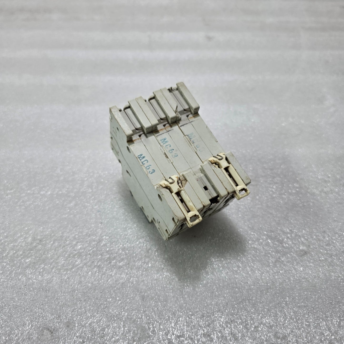 LEGRAND 603291 3P 63A TYPE C 415V 10KA MCB MINIATURE CIRCUIT BREAKER