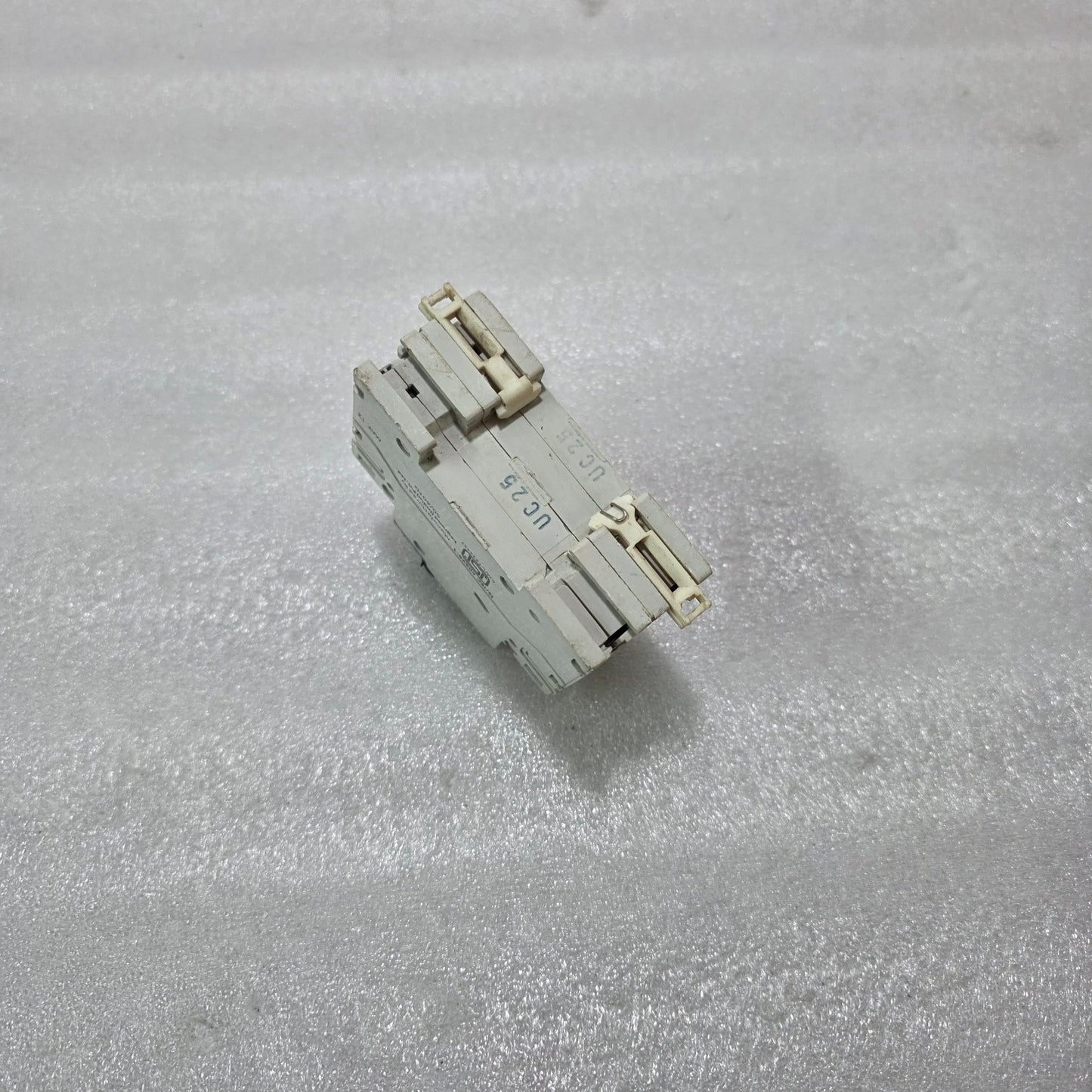 LEGRAND 603270 2P 25A TYPE C 415V 10KA MCB MINIATURE CIRCUIT BREAKER