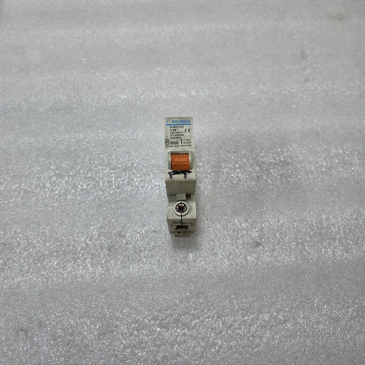 HYUNDAI HIBD63 1P 32A CURVE C 230/400V 6KA MCB CIRCUIT BREAKER