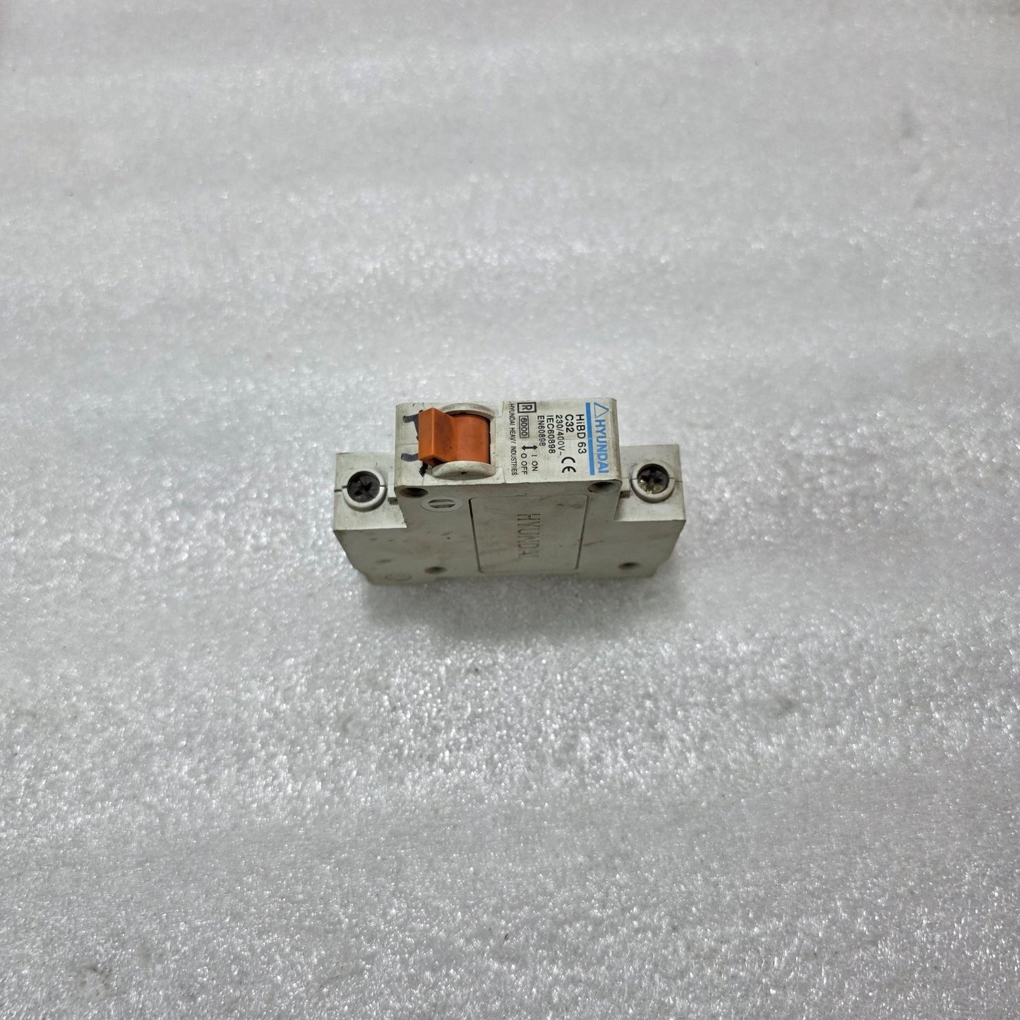 HYUNDAI HIBD63 1P 32A CURVE C 230/400V 6KA MCB CIRCUIT BREAKER
