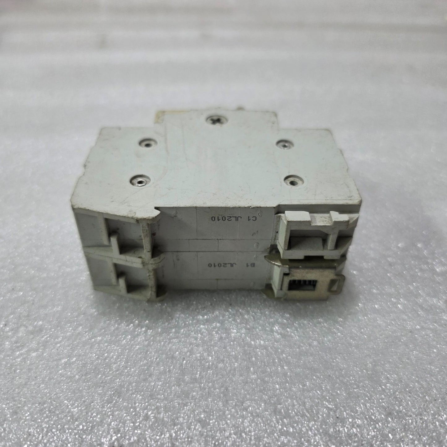 HAGER SB432F 4P 32A 400V 50HZ MODULAR SWITCH DISCONNECTOR ISOLATOR