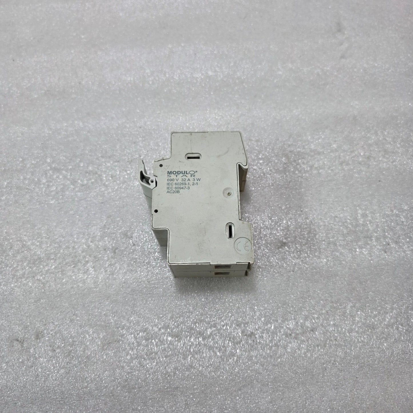 FERRAZ SHAWMUT MODULO R CMS102 2P 32A 690V 10X38MM DIN RAIL FUSE HOLDER