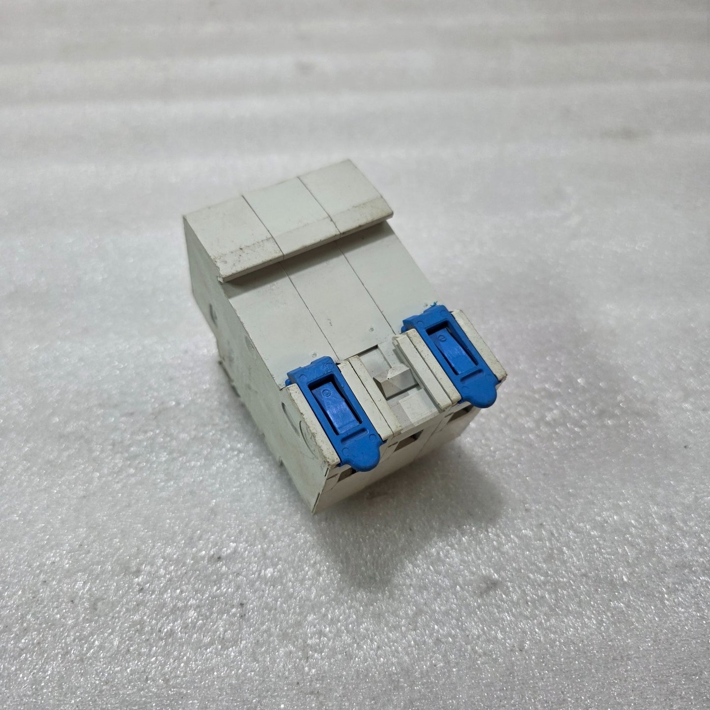 FERRAZ SHAWMUT MODULO R CMS103 3P 32A 690V 10X38MM DIN RAIL FUSE HOLDER