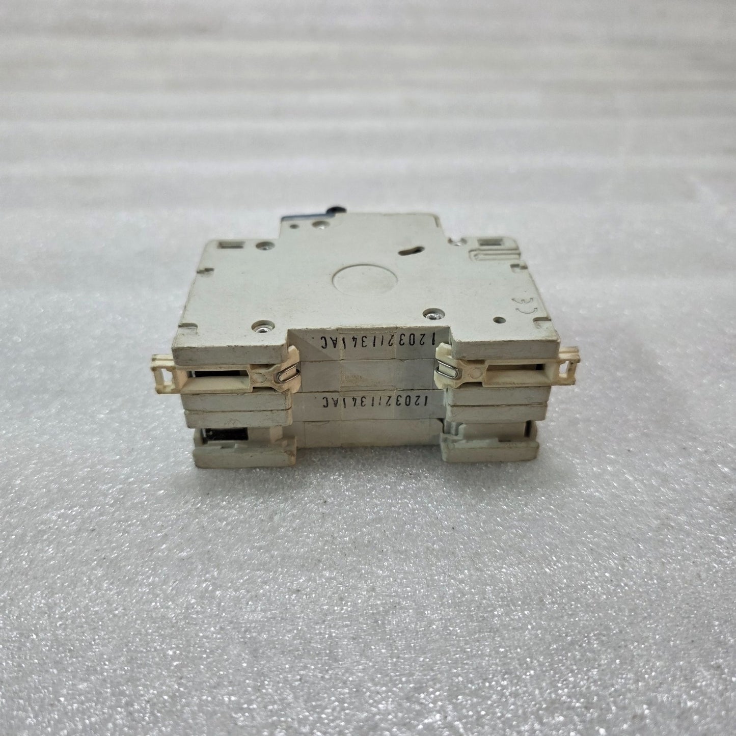 BTICINO BTDIN45 F82A/S2 2P 32A CURVE C 400V 4.5KA MCB CIRCUIT BREAKER