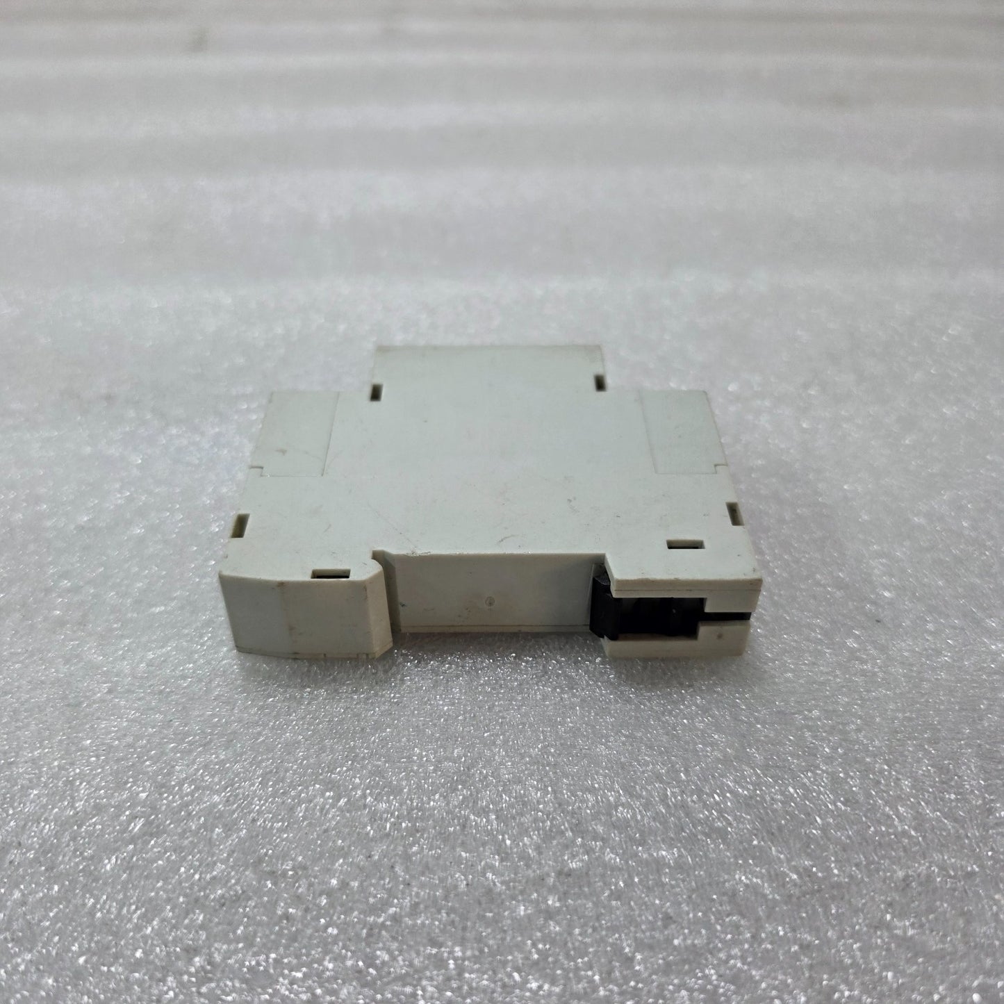 CROUZET MLR1 88 826 155 DIN RAIL ON/OFF DELAY TIMER RELAY 1C/O 24-240V AC/DC 0.1