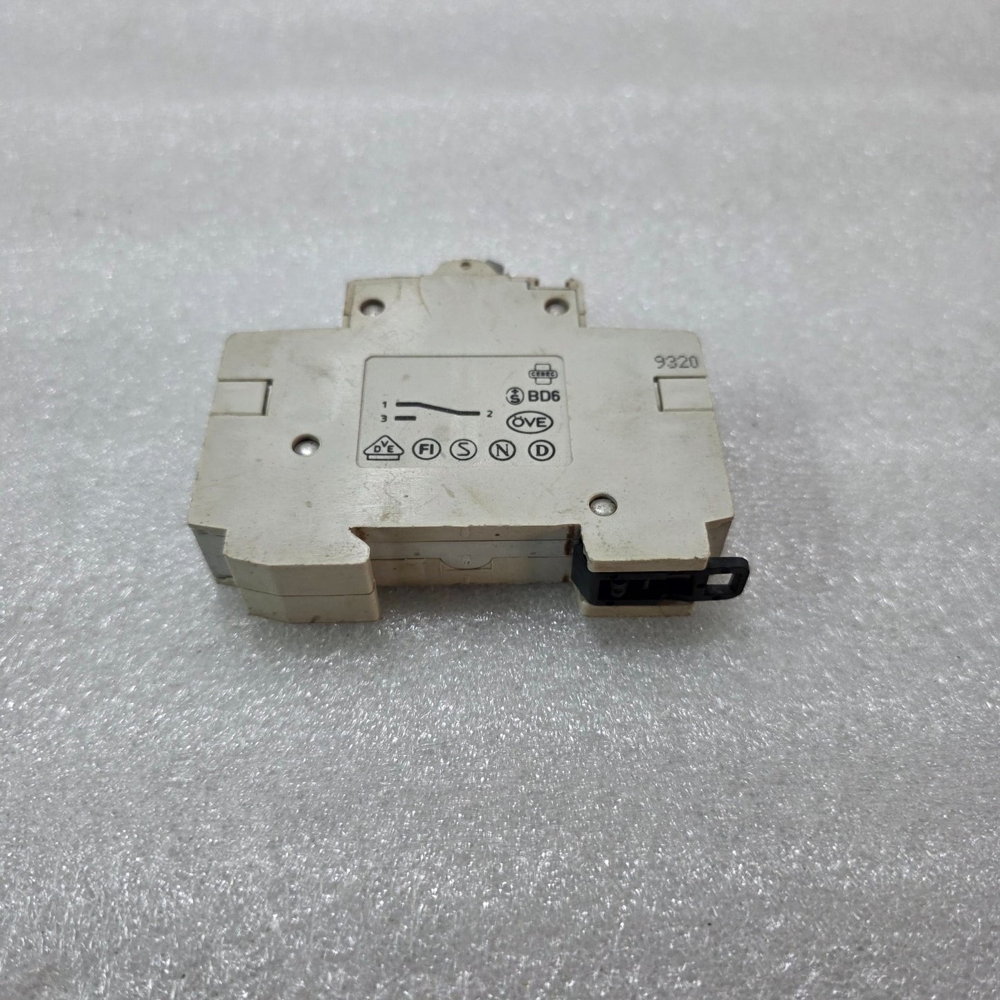 ABB E221-6 16A ISOLATOR AUXILIARY CONTACT SWITCH 250V
