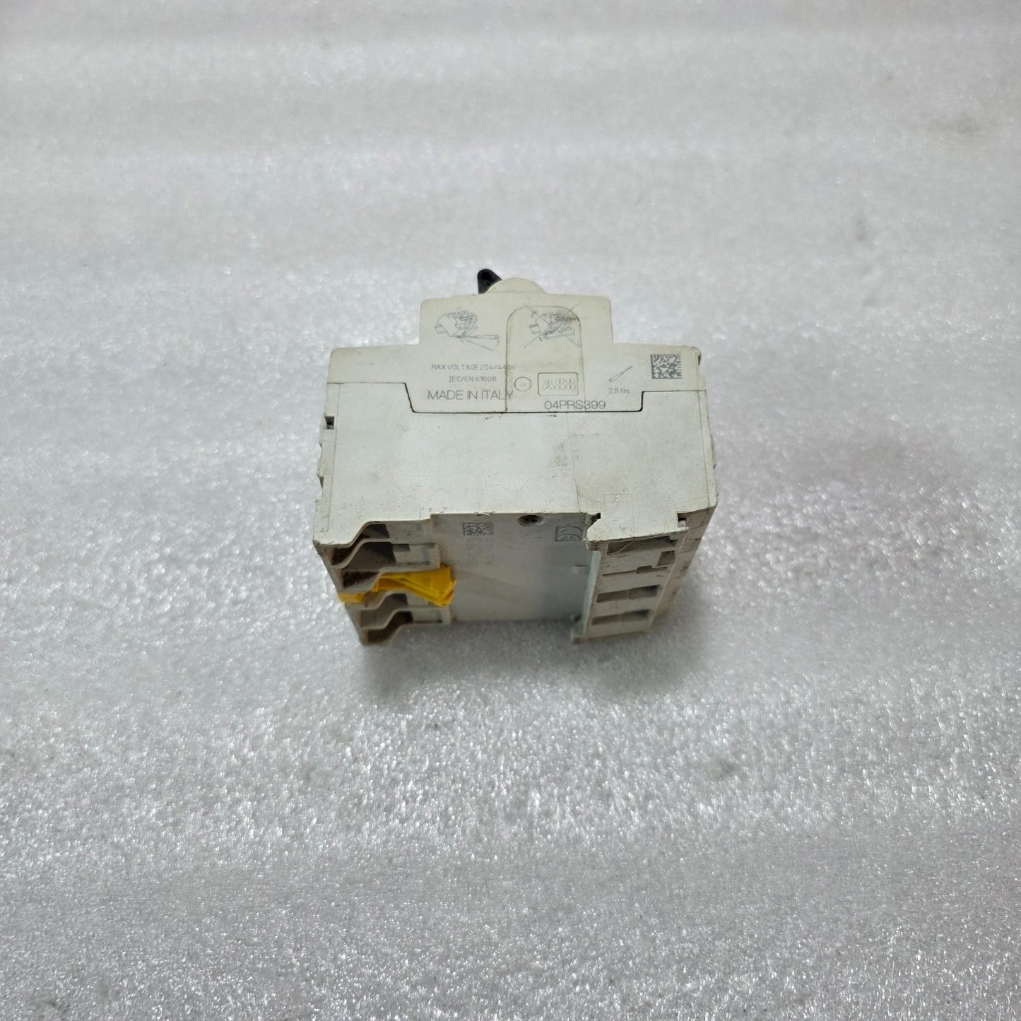 ABB FH204 AC 4P 40A 100MA 415V 6KA RCCB RESIDUAL CURRENT CIRCUIT BREAKER